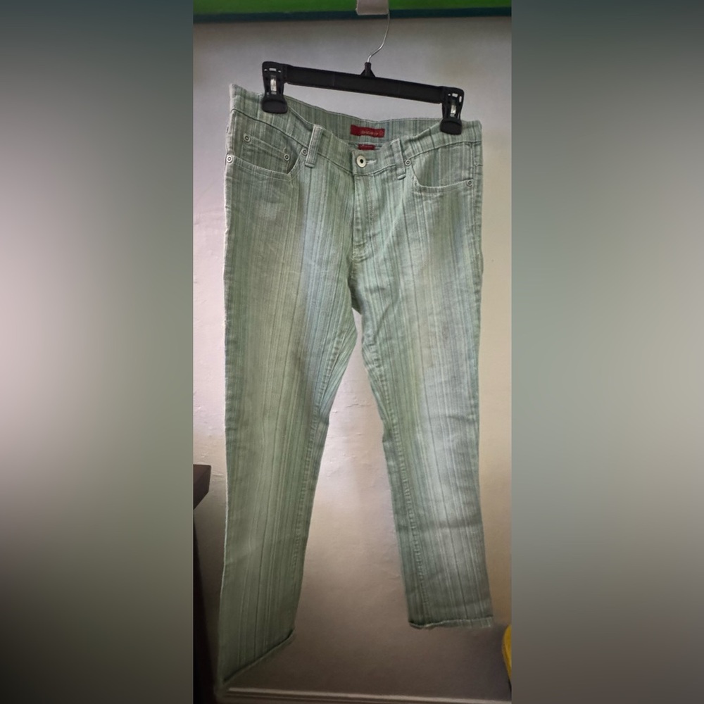Women's Skinny Jeans in Light Green